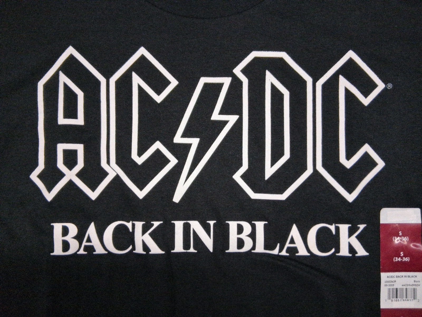 AC/DC Back In Black Ablum Men's size Small (34-36) T-Shirt Short Sleeve NEW gallery