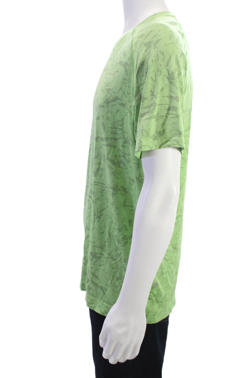 Lululemon Mens Green Crew Neck Short Sleeve Nylon Blend T-Shirt Size L gallery
