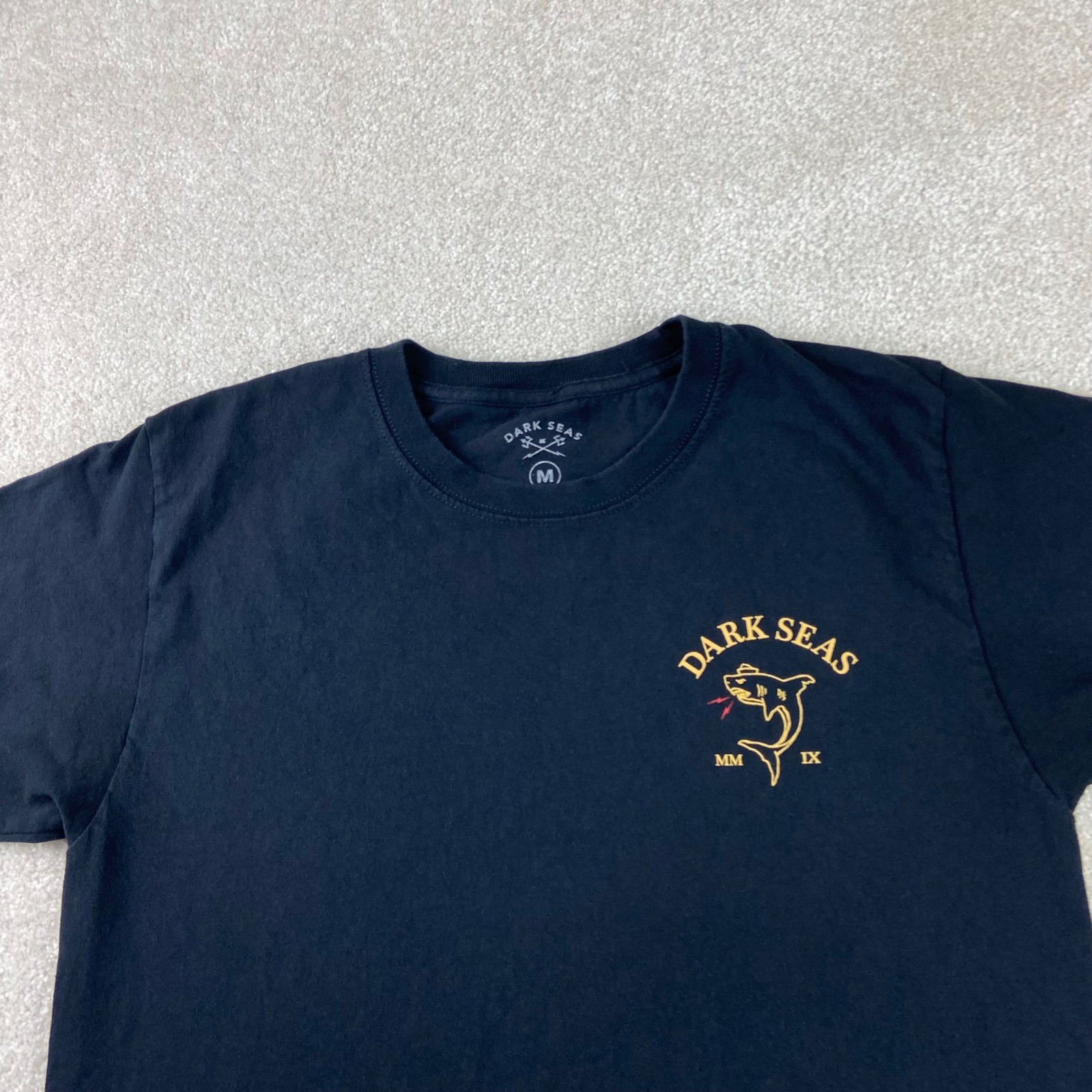 Dark Seas T-Shirt Mens Medium Black Shark Captain Graphic Short Sleeve Tee MMIX gallery