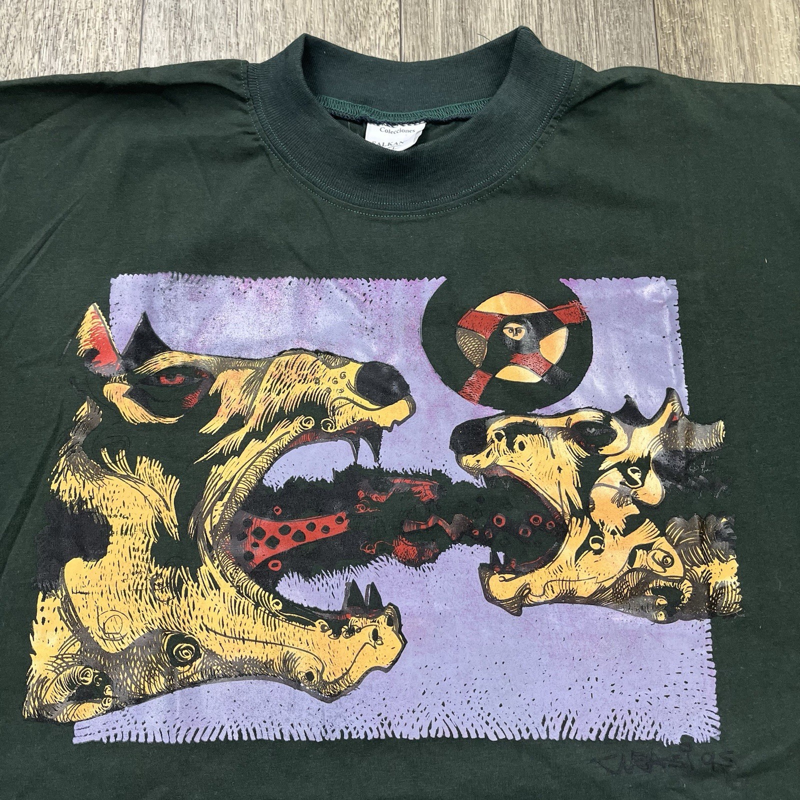 Vintage 90s Pub T-Shirt Size Large Green Crazy Obscure Dog Graphic Andy Warhol gallery