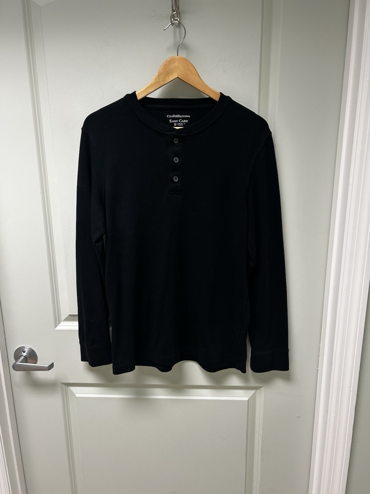 Croft & Barrow Men's Black Henley Long Sleeve Shirt Easy Care Size Small T-5 gallery