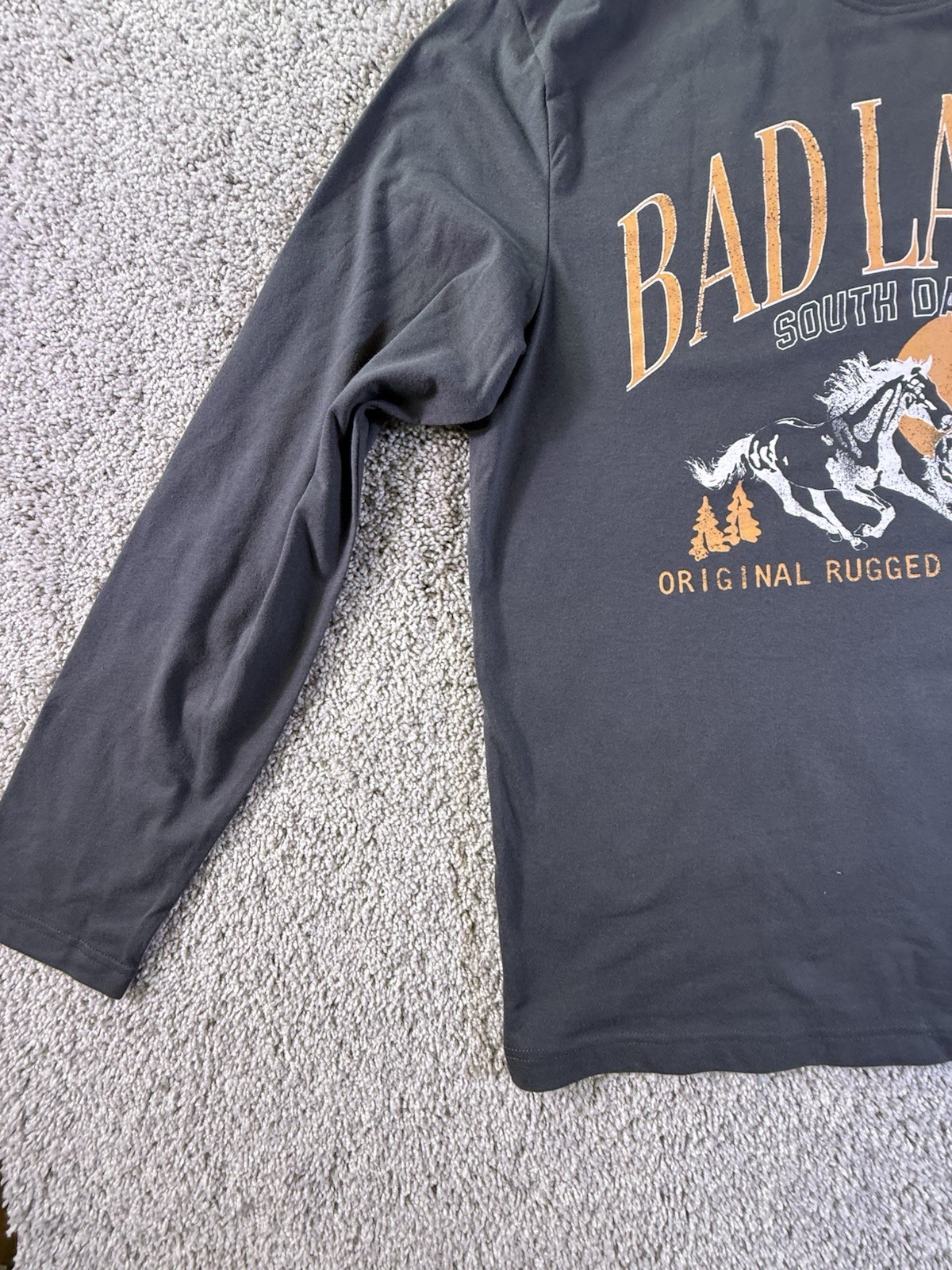 NWT Original Use Men's Bad Lands South Dakota Long Sleeve T-Shirt Grey Medium gallery