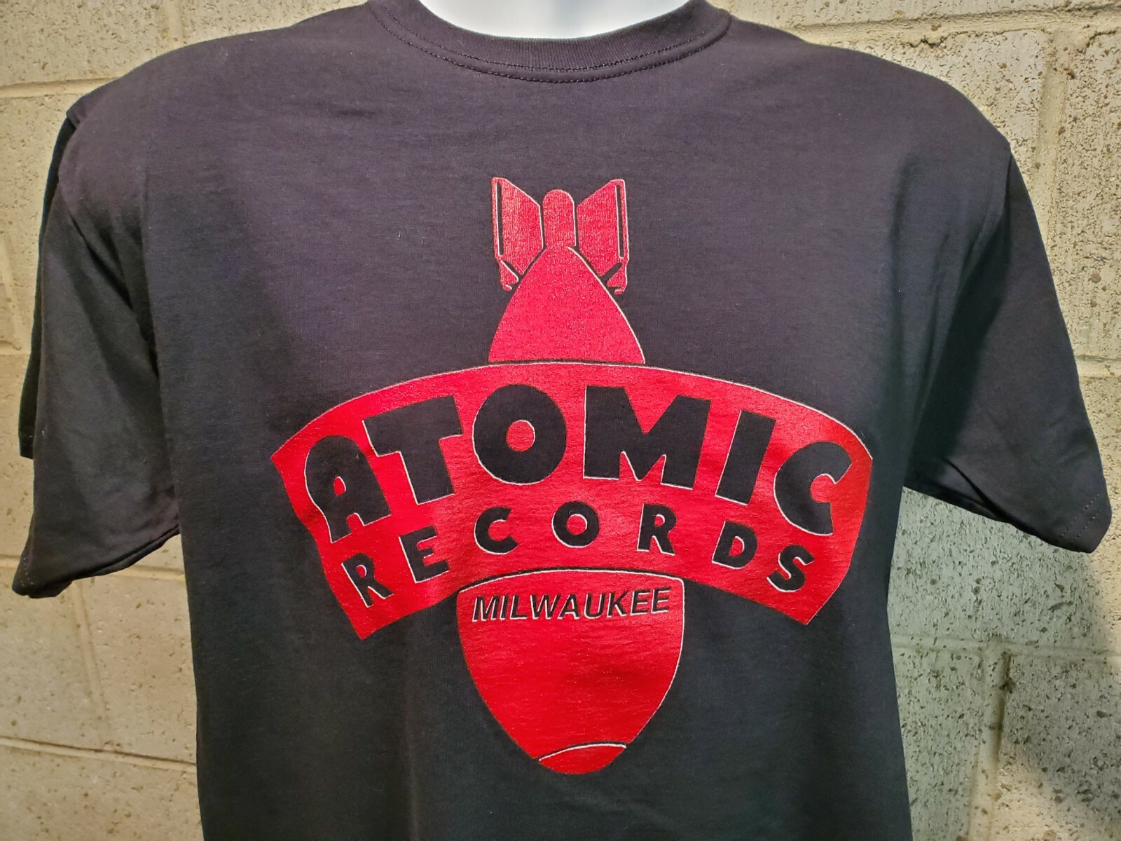 New! ATOMIC RECORDS Milwaukee RED BOMB LOGO Authentic T-Shirt S-M-L-XL-XXL-XXXL gallery