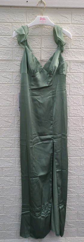 New Azazie Barbie Sheath Stretch Satin Dress Women’s Size A6