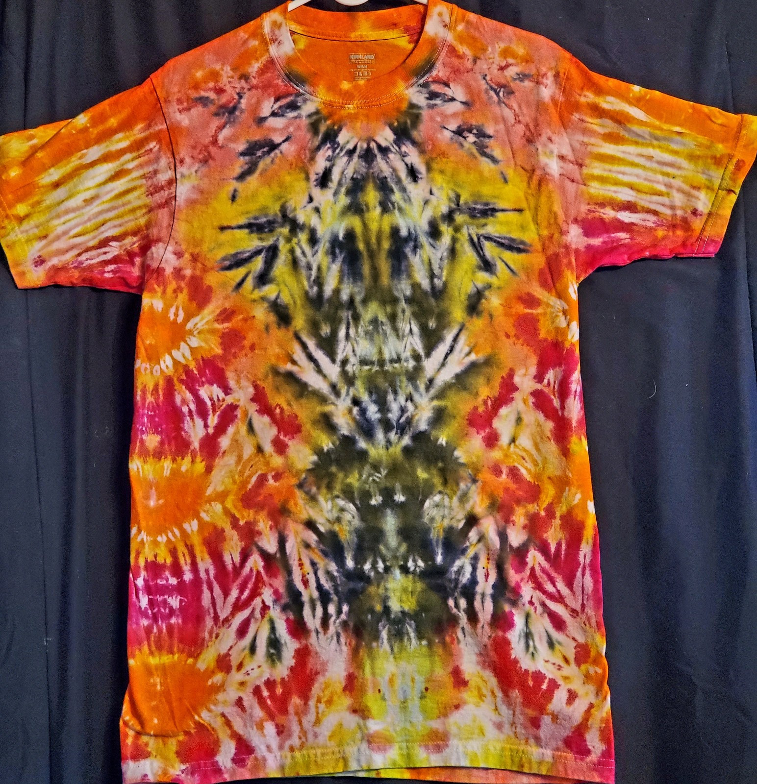 HANES 100% SIZE MEDIUM Cotton Tye Dyed Shirt Pre-washed WON'T FADE VERY SOFT gallery