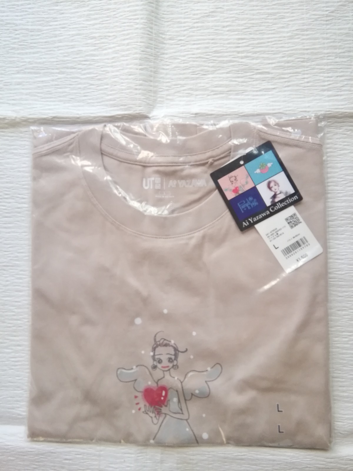 Uniqlo Ai yazawa Collection UT T-shirt ivory size L (chest 34-36 in) gallery