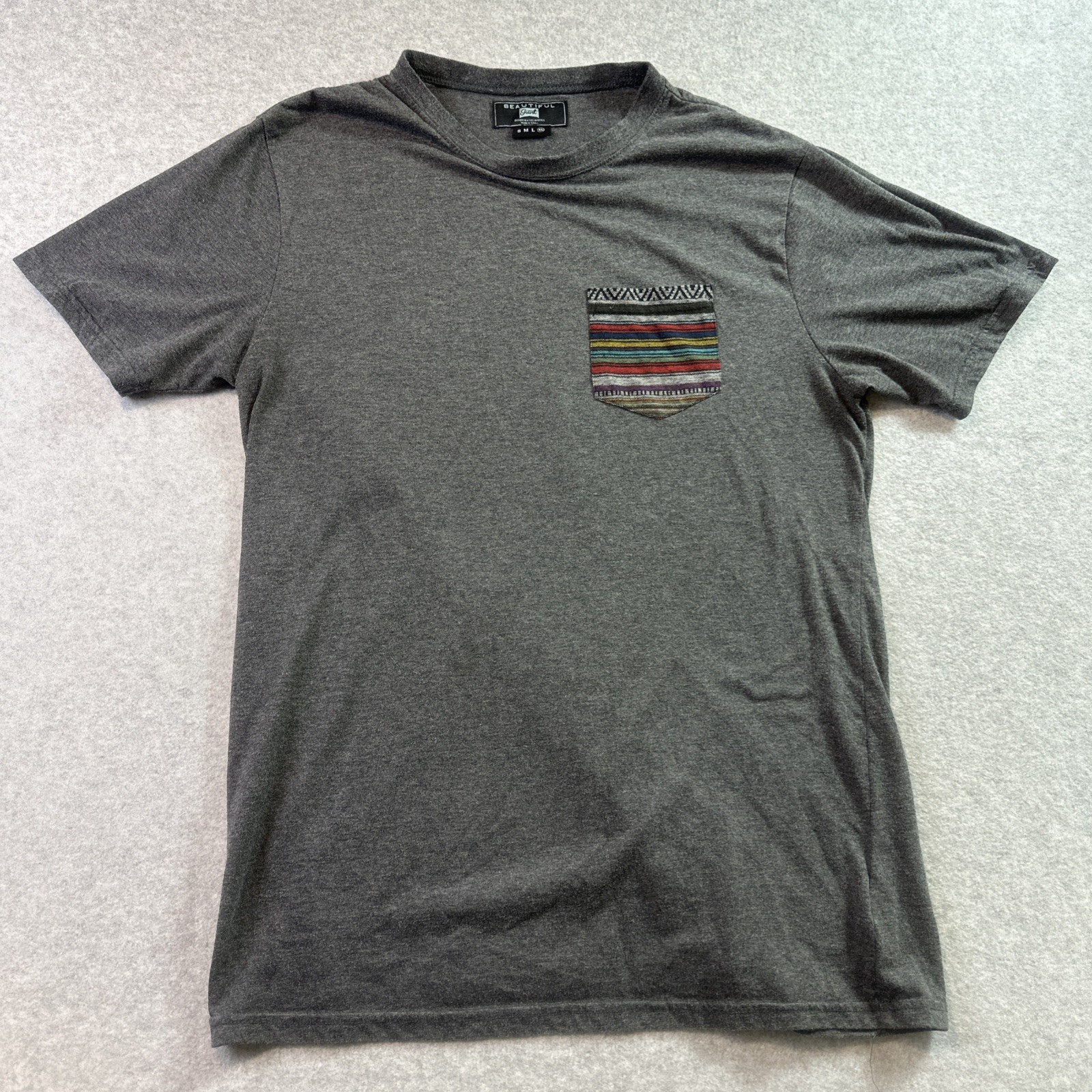 Beautiful Giant XL Gray T Shirt Tribal Pocket gallery