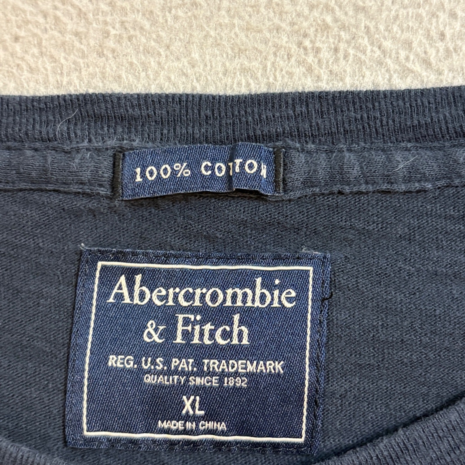 Vintage Abercrombie & Fitch Mens XL Navy Blue Red Stripe Logo T-Shirt Cotton gallery
