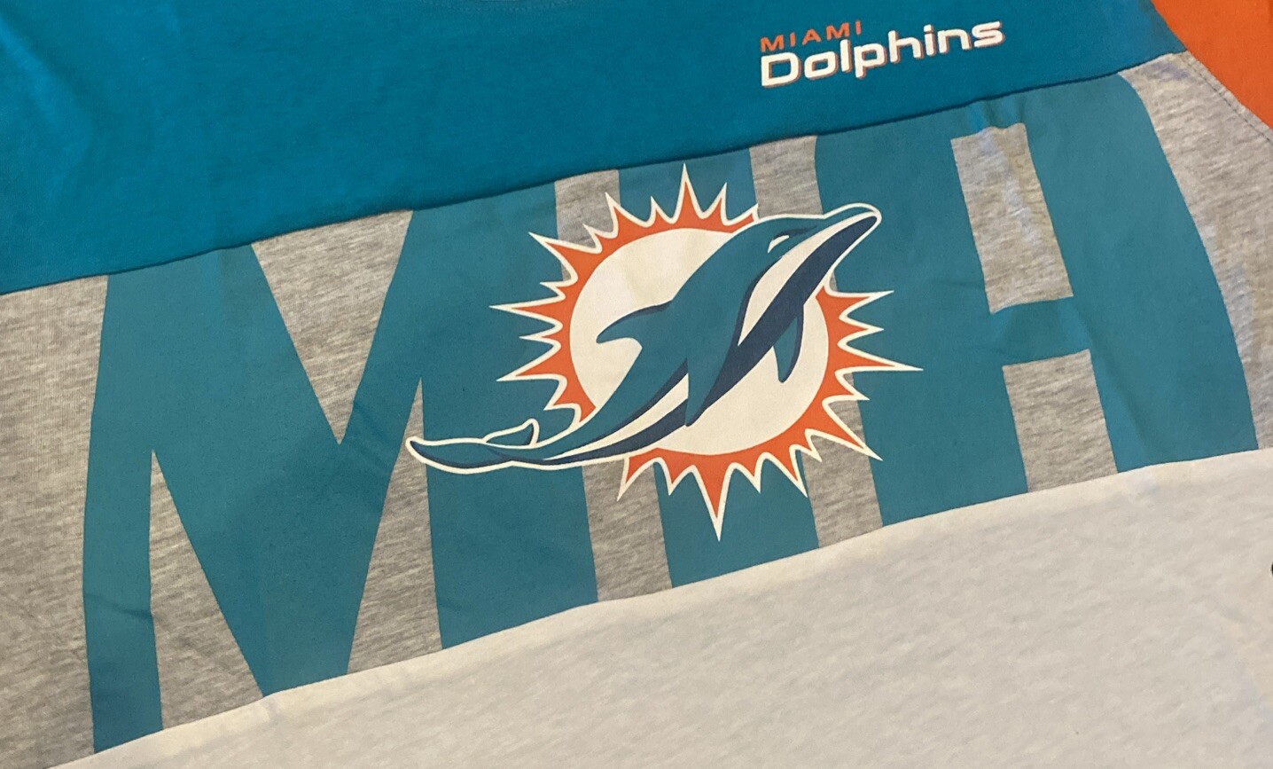 NWT NFL Men’s Miami Dolphins Team Apparel Multicolor Shirt Size XL gallery