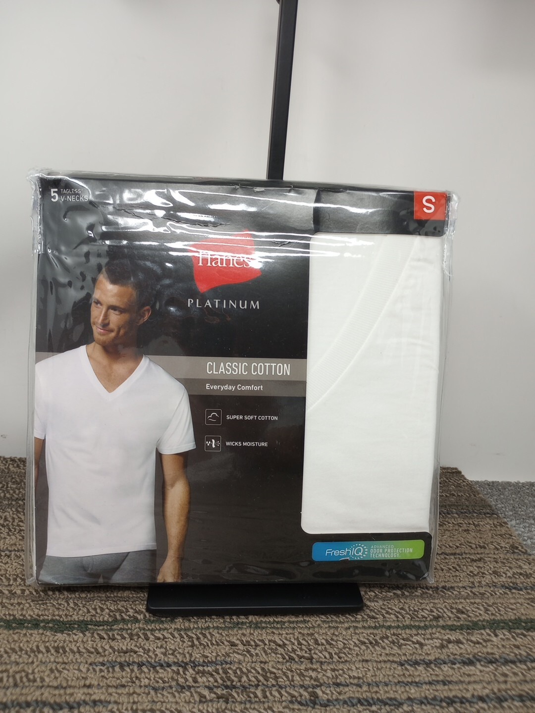 Hanes Platinum Men Small White 5-Pack Tagless Classic V-Neck Undershirt T-Shirt