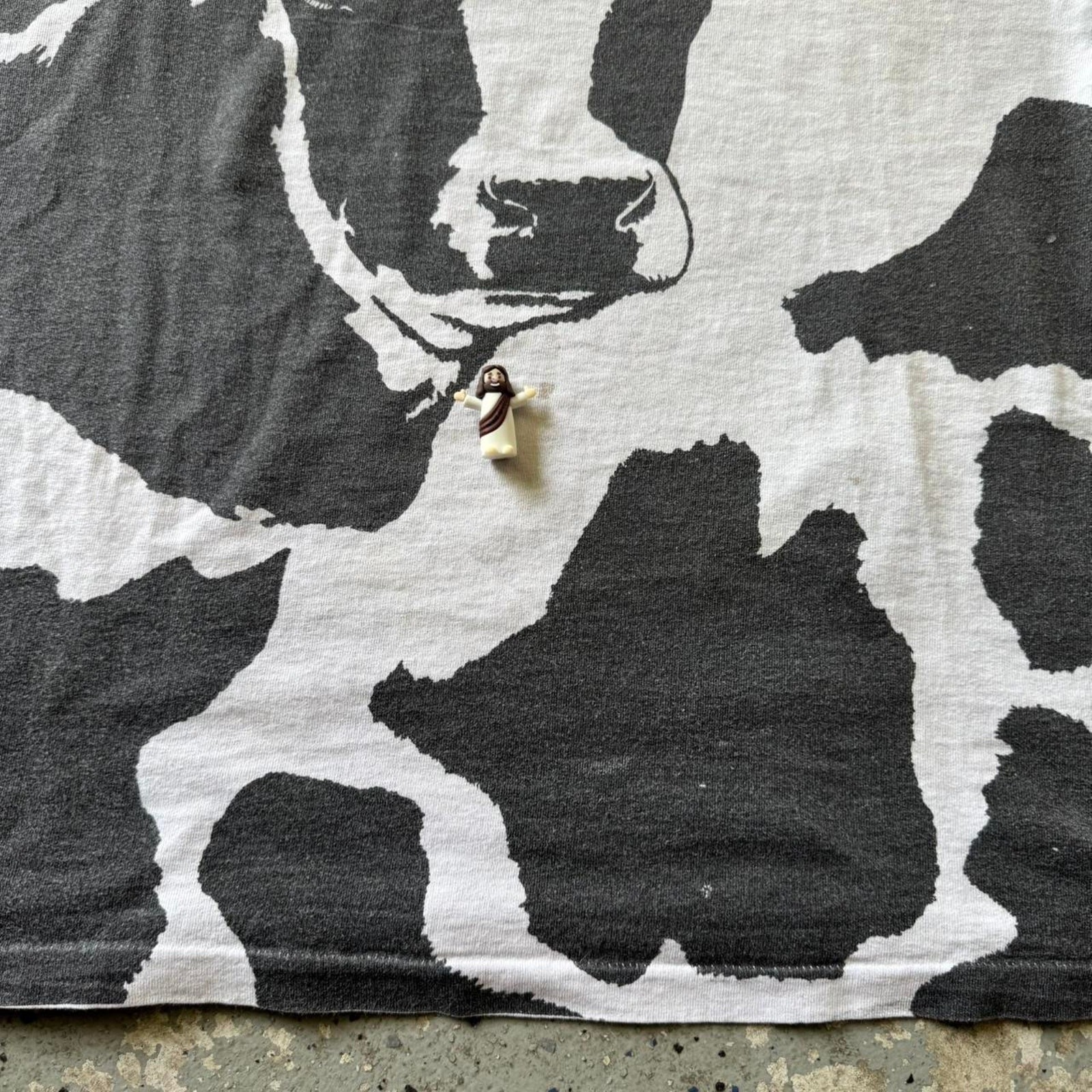Vintage Marlin Tease Cow All-Over Print T-Shirt Men’s Large Graphic Tee gallery