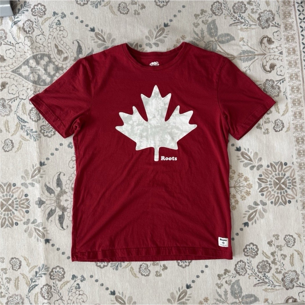 Roots Red Maple Leaf Graphic Cotton Knit Crew Neck Short Sleeve Men’s T-Shirt