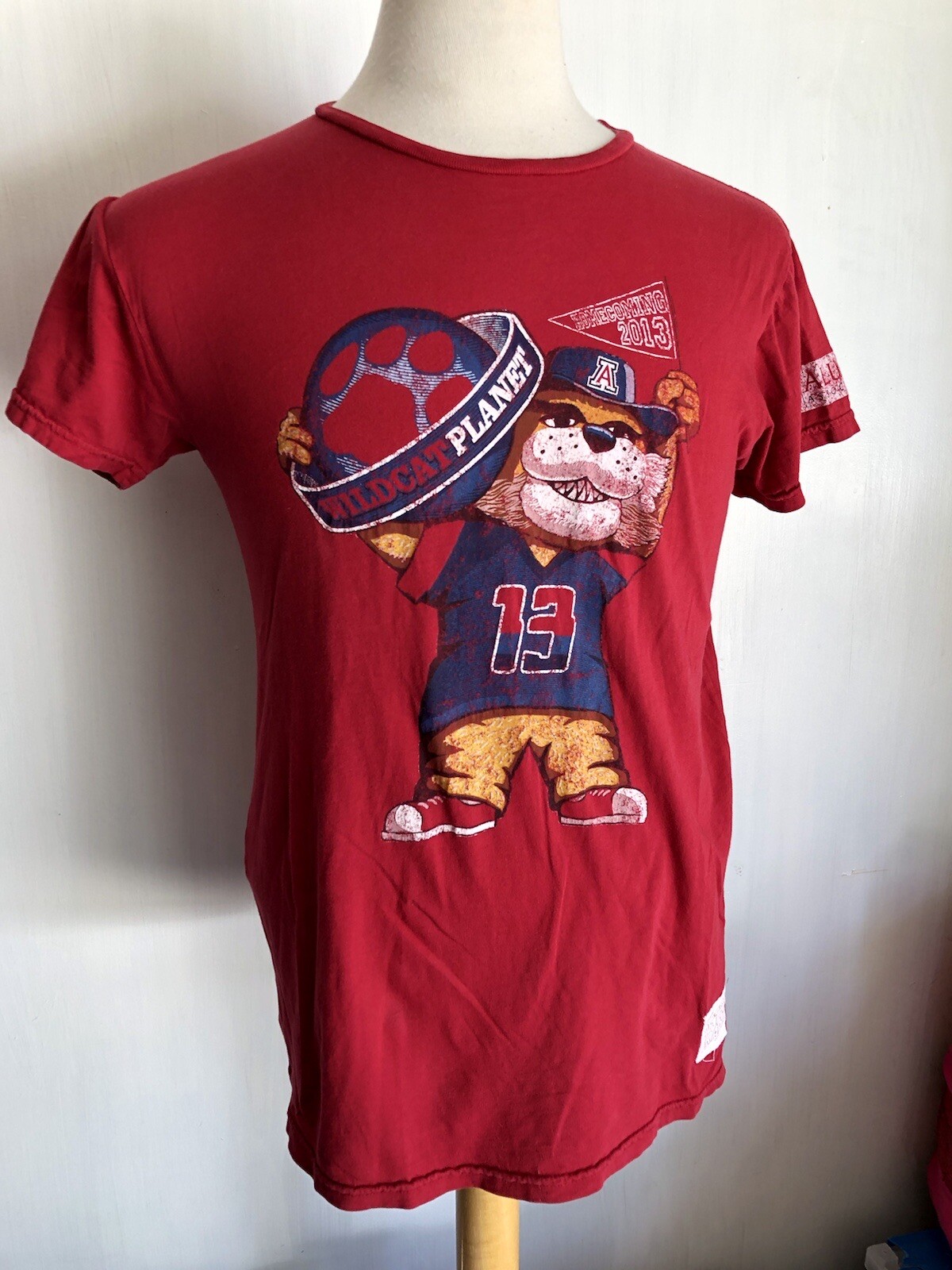 ARIZONA WILDCATS (2013) Official Alumni Homecoming Retro Brand T-Shirt Sz Small gallery