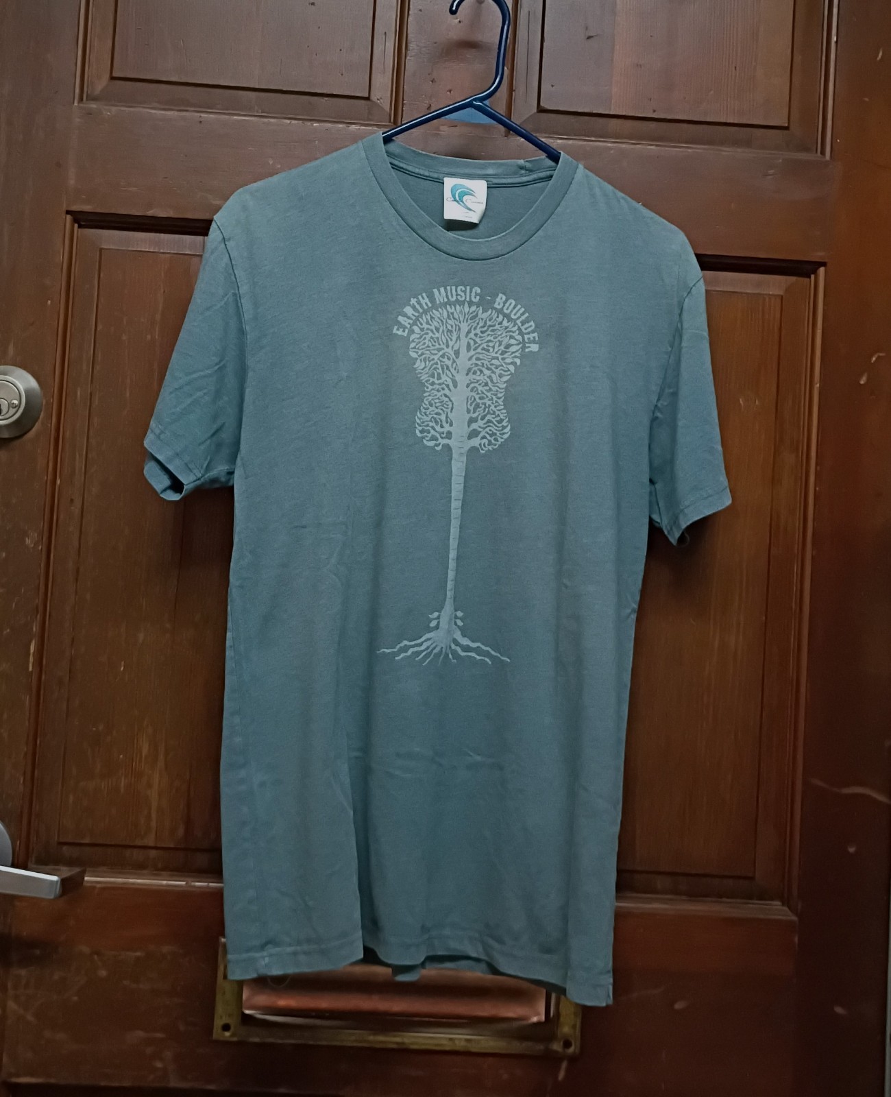 Coastal Classics Blue T-Shirt "Earth Music-Boulder" Tree Guitar Men's Size M gallery
