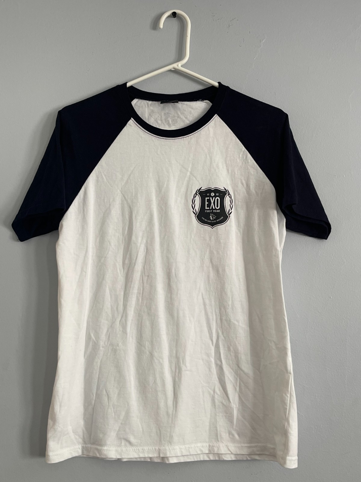 PRE-OWNED WHITE EXO FIRST YEAR K POP T-SHIRT LARGE **SEE DESCRIPTION** gallery