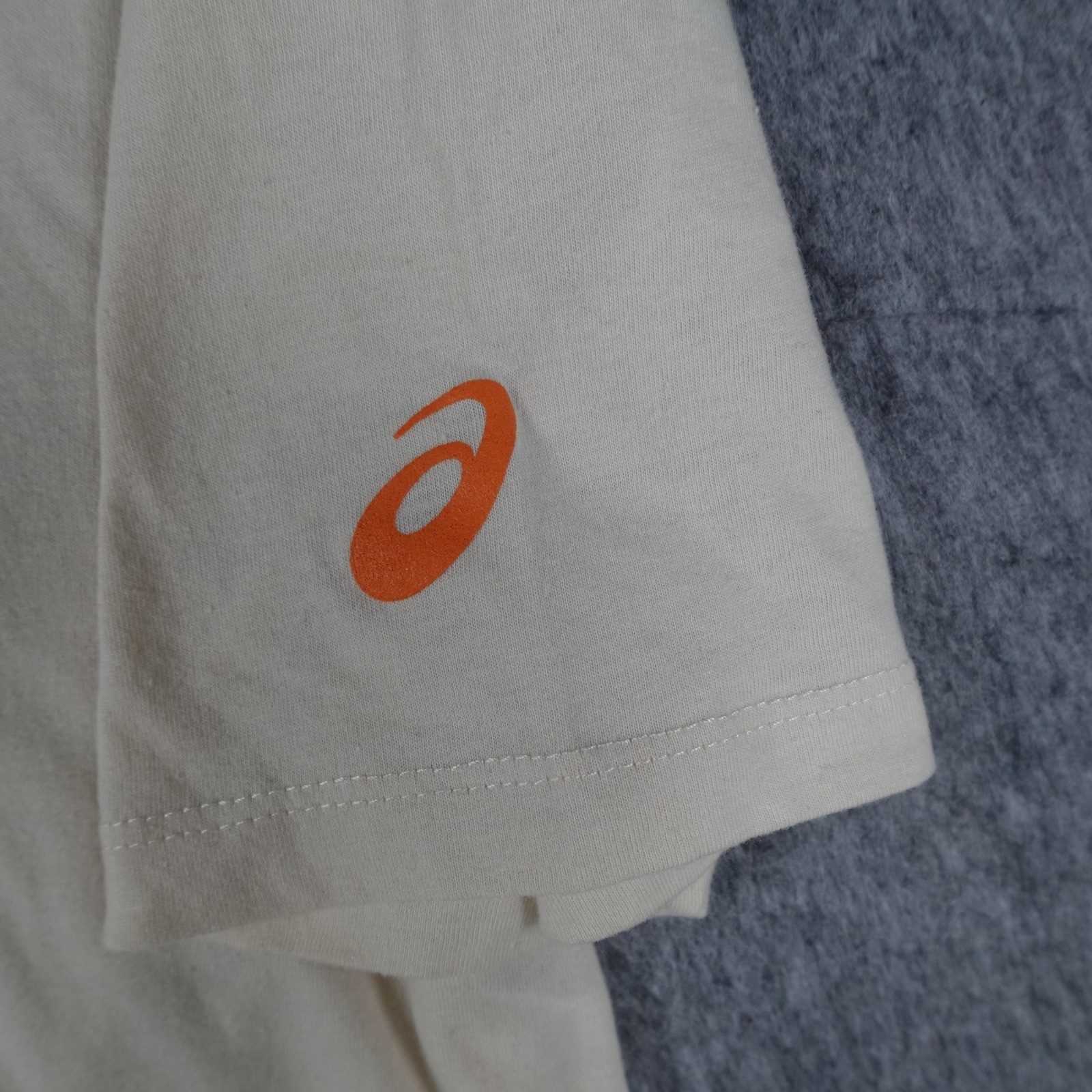 ASICS Shirt Men Medium Cream Tiger Surfing Graphic Short Sleeve Cotton Blend Tee gallery