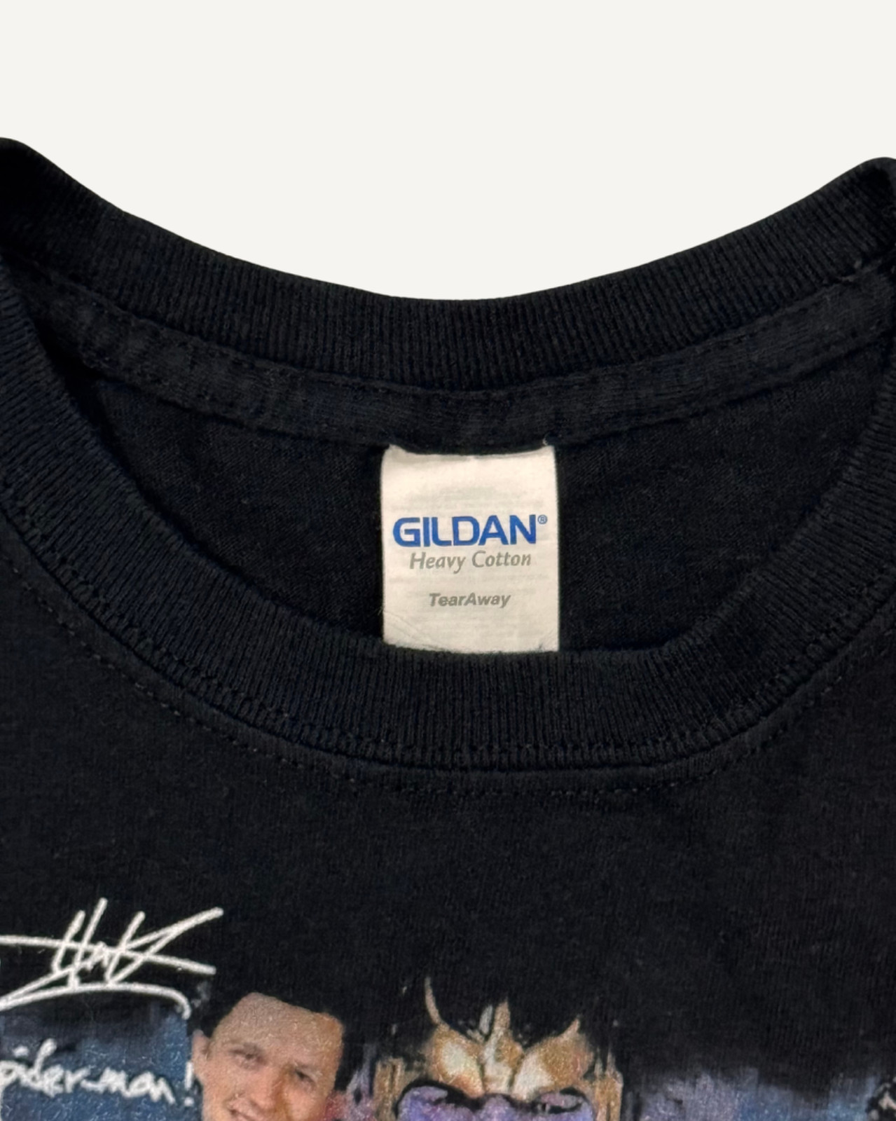 Marvel Avengers: Infinity War/Endgame Signed Cast Graphic T-Shirt gallery