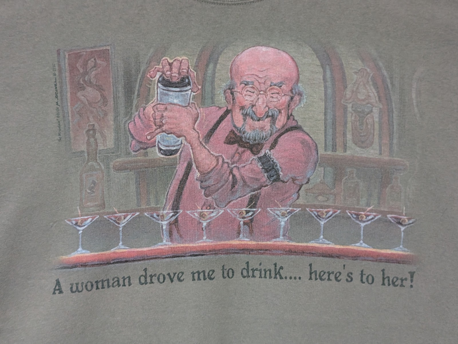 The Mountain Mens T-shirt Vintage Green A Woman Drove Me To Drink XL #5421