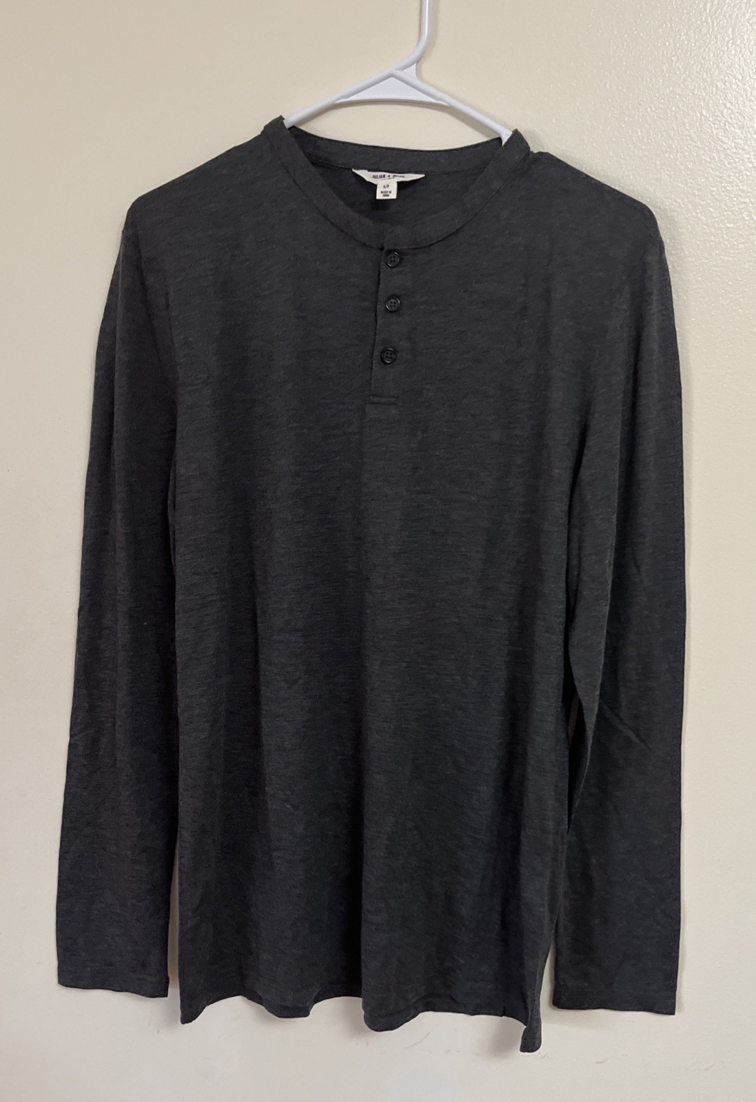 Julian & Mark Men's Gray Long Sleeve Light Weight Shirt Size Small NWOT gallery