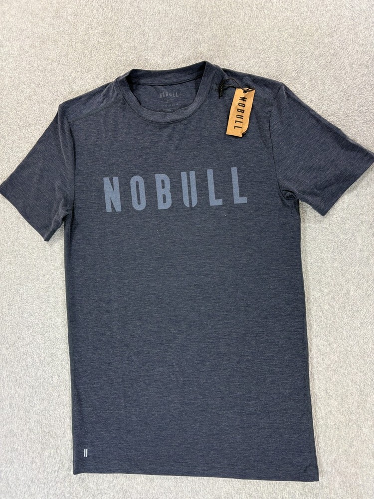 NWT NoBull Screened Logo Short Sleeve Crew Shirt (Men’s Small) Blue