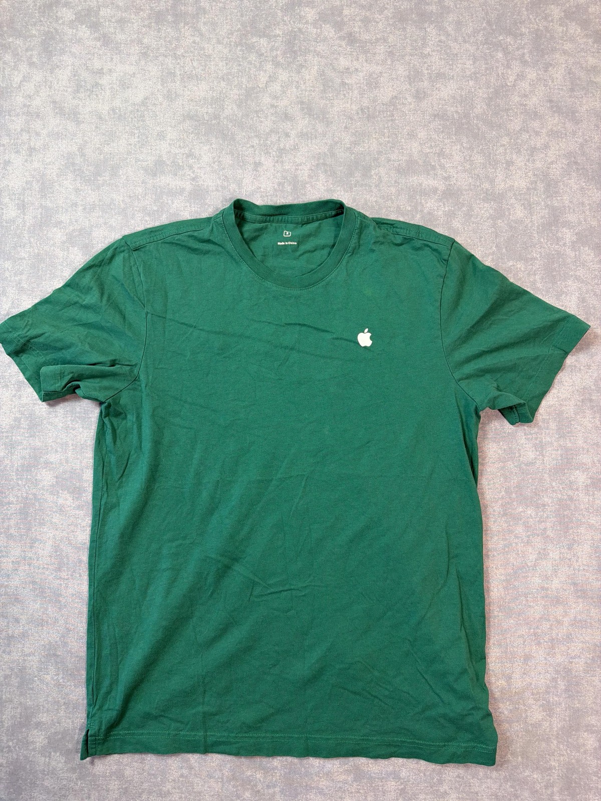 Apple Shirt Mens Small Green Logo Graphic Crew Neck Tee Tagless Technology