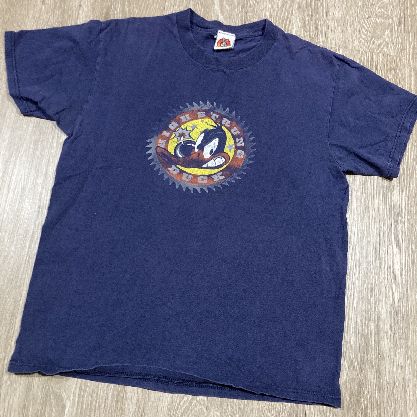 Looney Tunes Shirt M 90s 00s Y2k Daffy Duck Bomb High-strung Cartoon Tee gallery