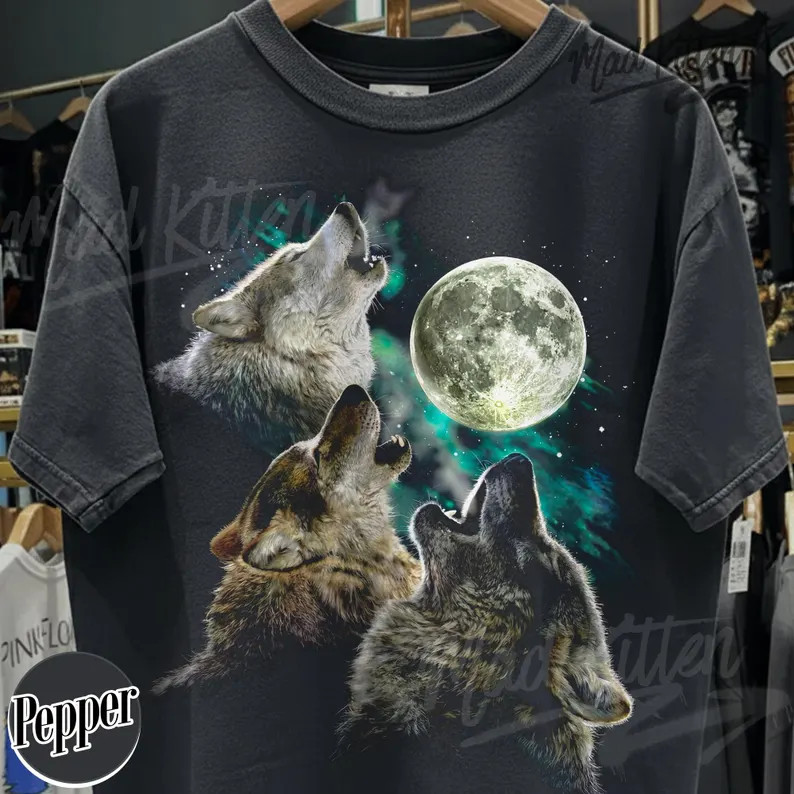 Howling Wolves Vintage Comfort Tee Wolf Pack Animal Graphic Shirt