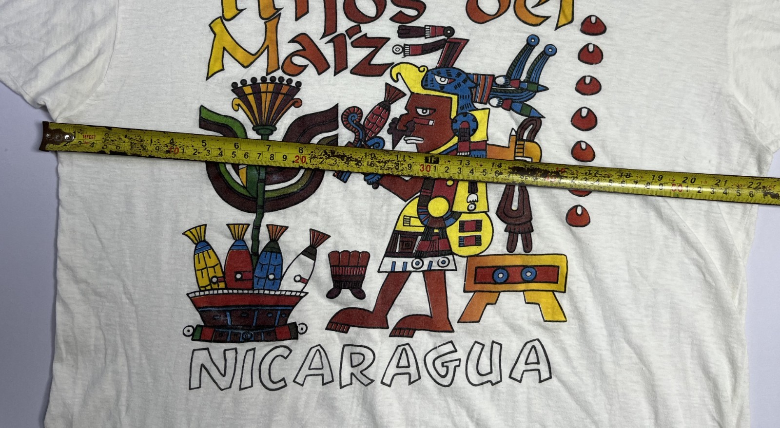 Vintage Nicaragua souvenir T-shirt white Size L 100 Cotton Panama Art Hijos del gallery