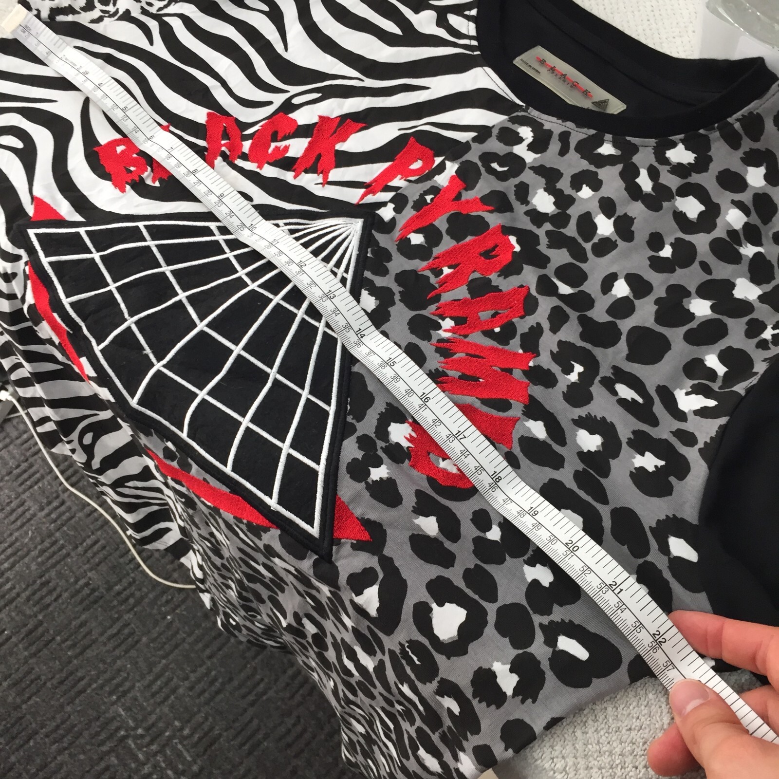 Black pyramid mens t shirt size L animal print short sleeve black white 099798 gallery