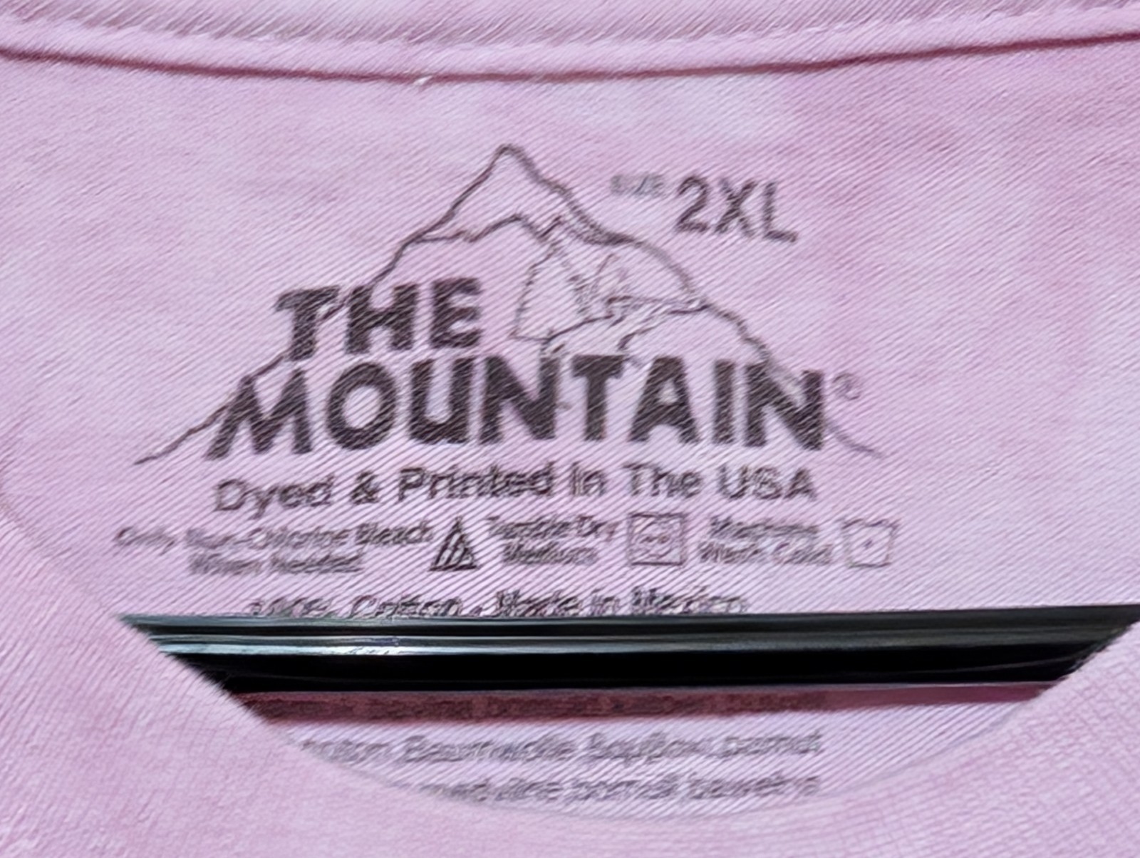 The Mountain Men's T-shirt Pink Colorwear Hearts Retired Logo 2XL #1508 NWOT gallery