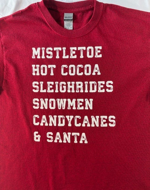 Gildan Men's M Red Christmas T-Shirt Mistletoe Hot Cocoa Sleighrides Snowmen gallery