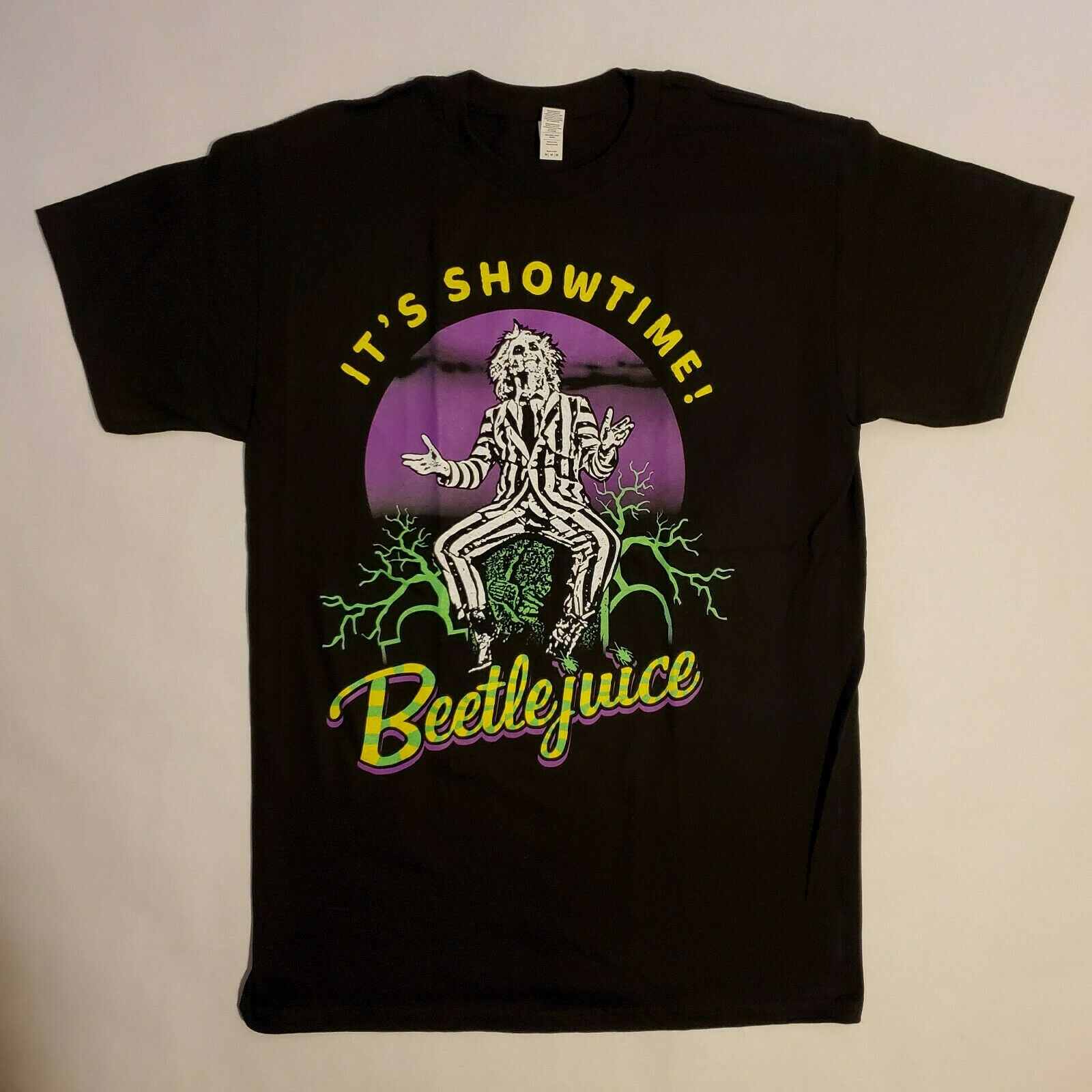 FREE SAME DAY SHIPPING New BEETLEJUICE ITS SHOWTIME Michael Keaton Shirt SMALL gallery