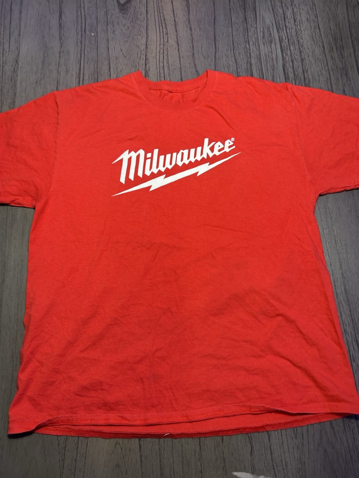 Milwaukee Red Tshirt Xlarge Short Sleeve Logo 100% Cotton Gildan See Measurement gallery
