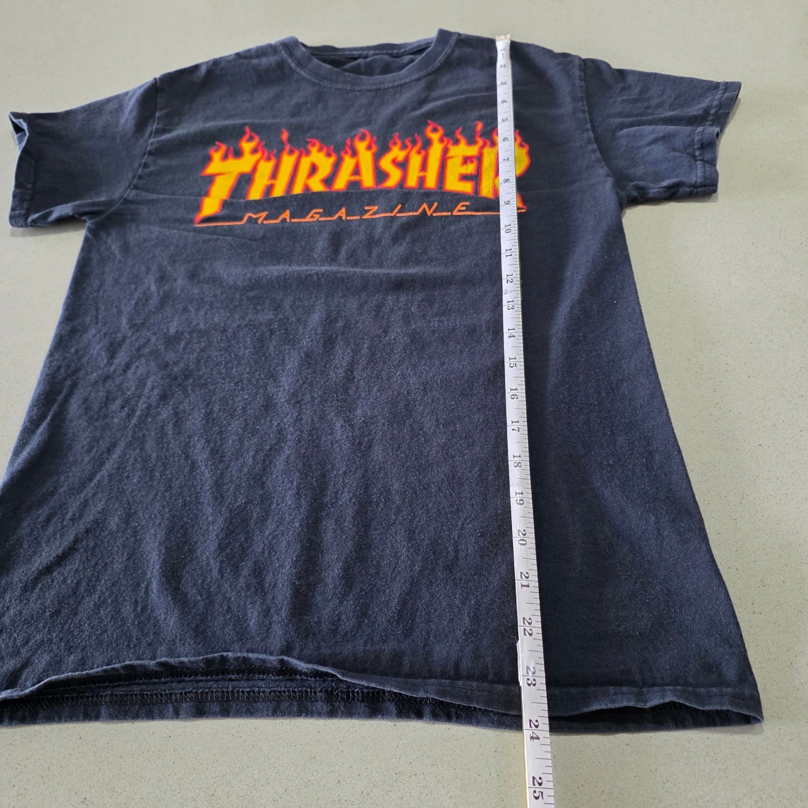 Thrasher Magazine Flame Logo Graphic T-Shirt Black Mens Small Skateboarding Tee gallery