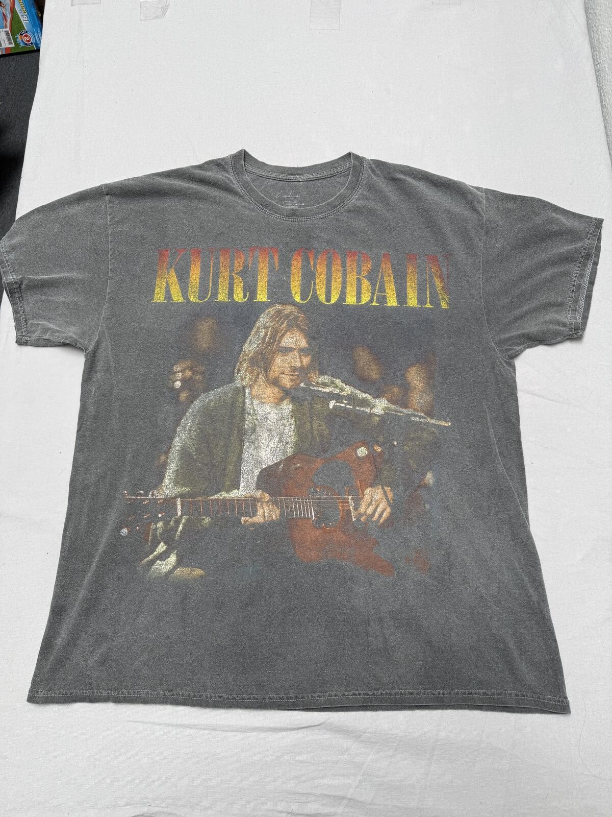 Faded Kurt Cobain MTV Unplugged T-shirt - Big Hit - OS / XL gallery