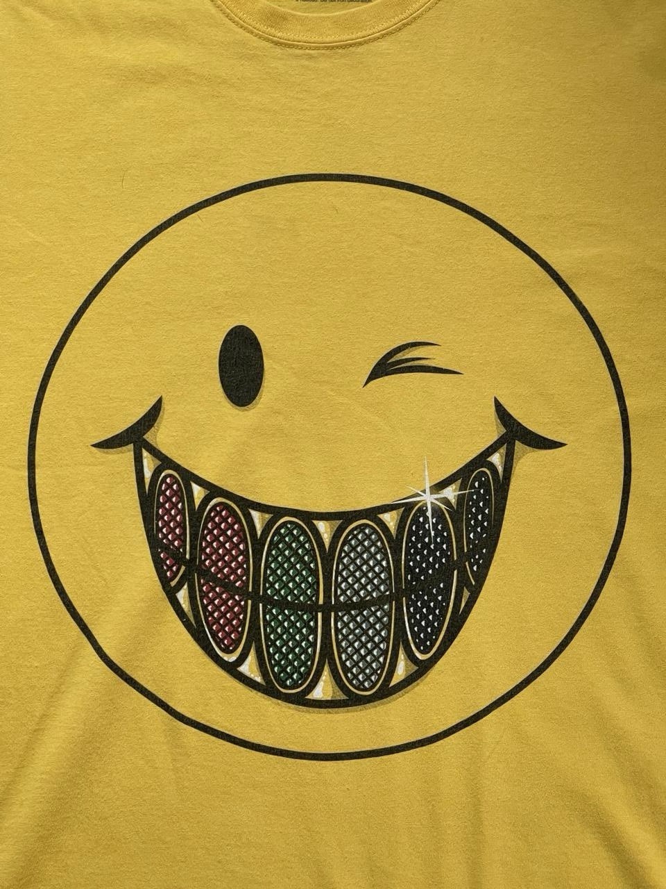 Vanguard VG XOG yellow smiley face graphic tee Size L gallery