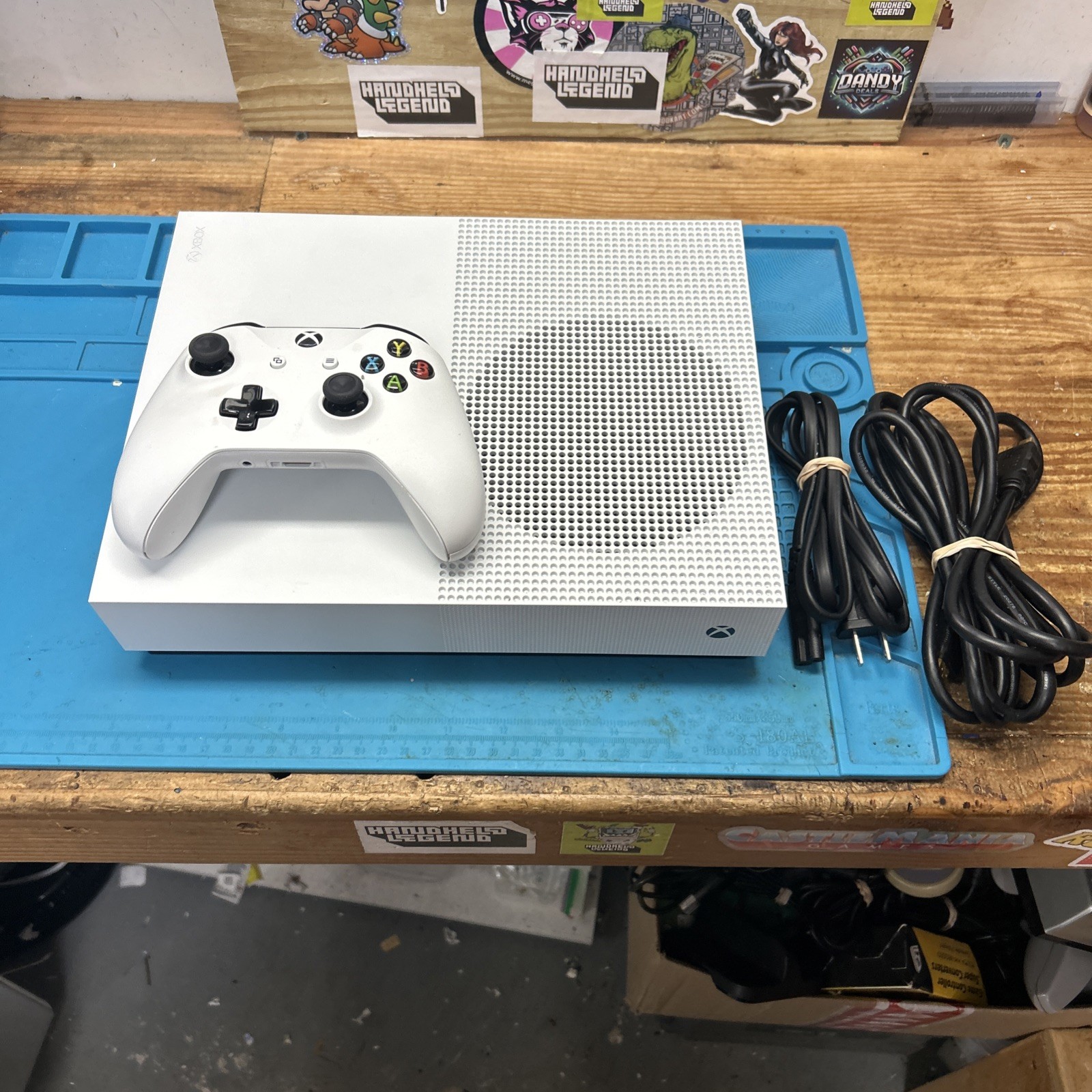 Microsoft Xbox One S 1TB Console Gaming System With Controller White 1681 Tested