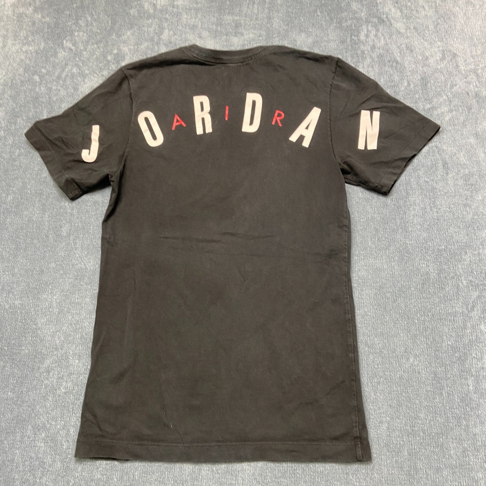 Air Jordan T Shirt Mens XS Black Jumpman Logo Streetwear Outdoor Trendy Tee gallery