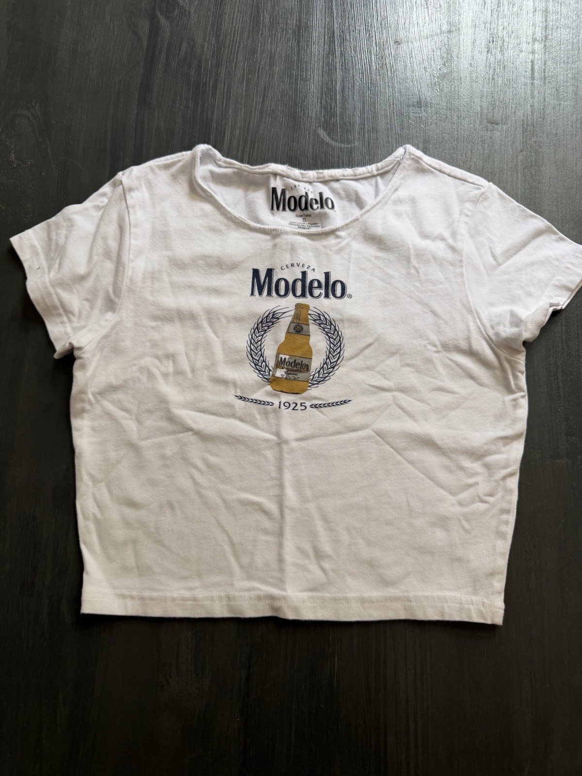 Modelo Beer Graphic Crop T-Shirt White Short Sleeve Womens Small gallery
