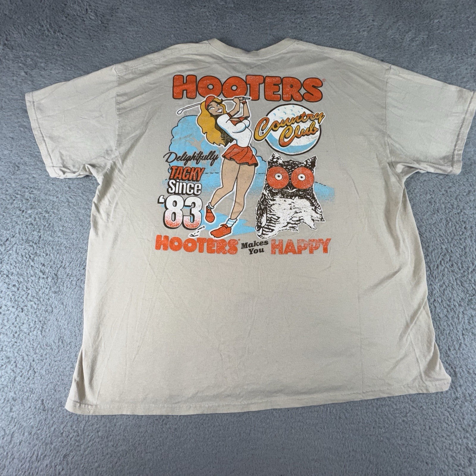 Hooters Country Club Graphic T-Shirt Mens 2XL Beige Golf Cotton Tee gallery