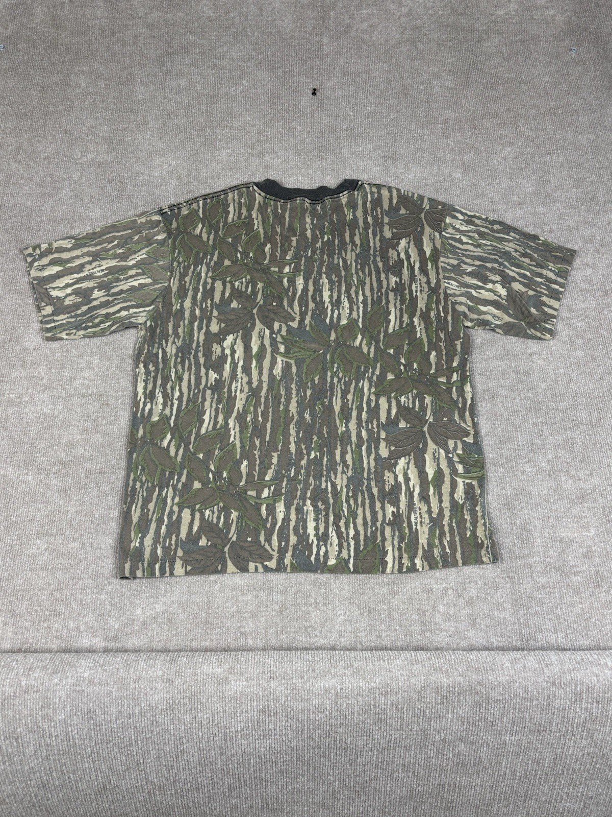 Vintage Realtree T-Shirt Mens Medium Camo Ringer USA Single Stitch Leaf 90s gallery