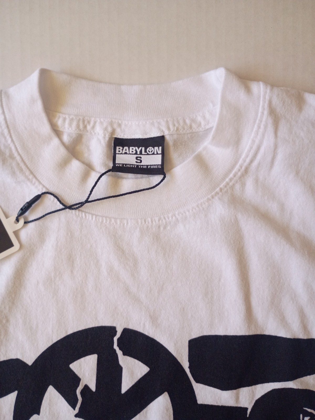 Babylon white black Short Sleeve Tee Size S Brand New in the Bag gallery