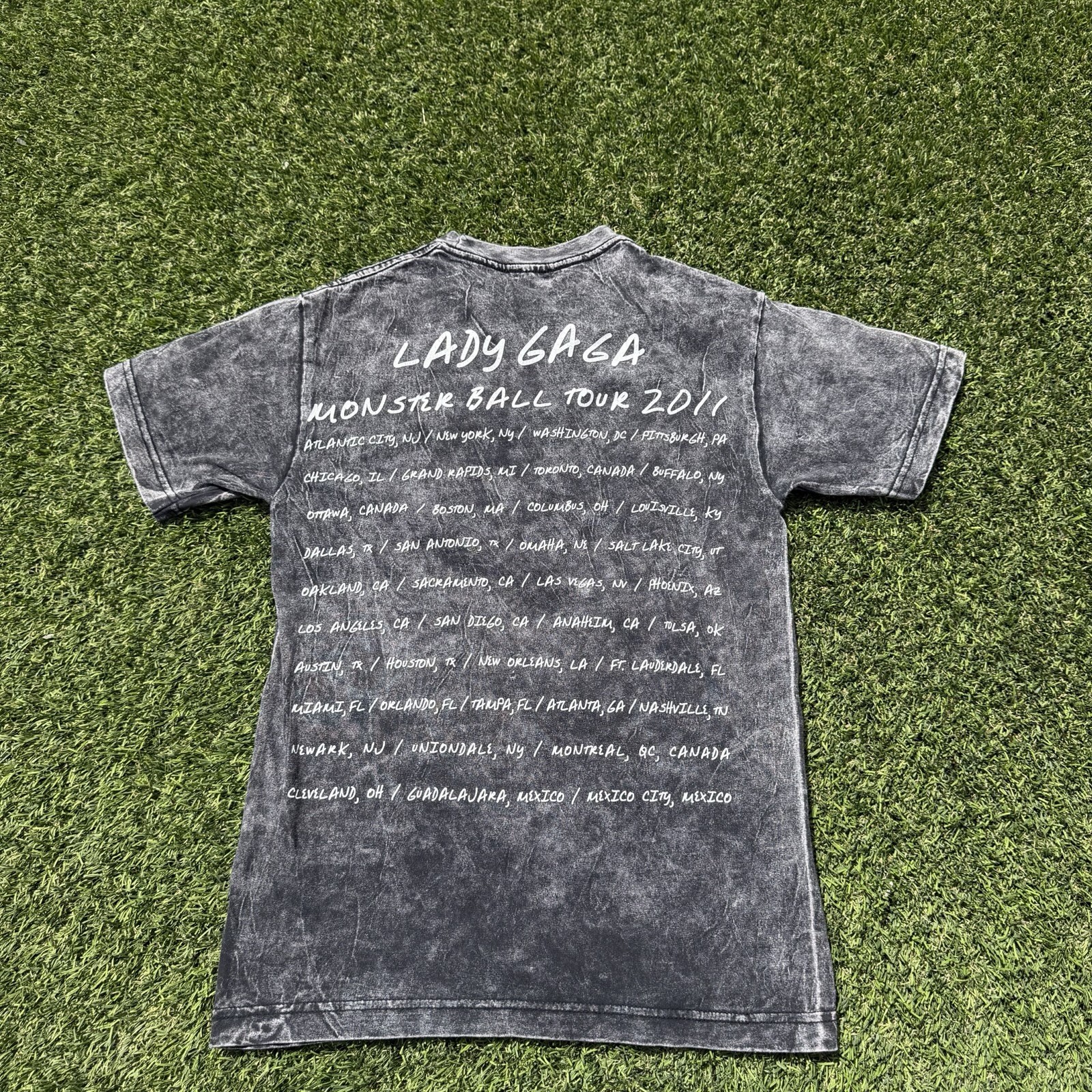 Lady Gaga Monster Ball Tour Gray Double-Sided Graphic Print Crew Neck T-Shirt S gallery