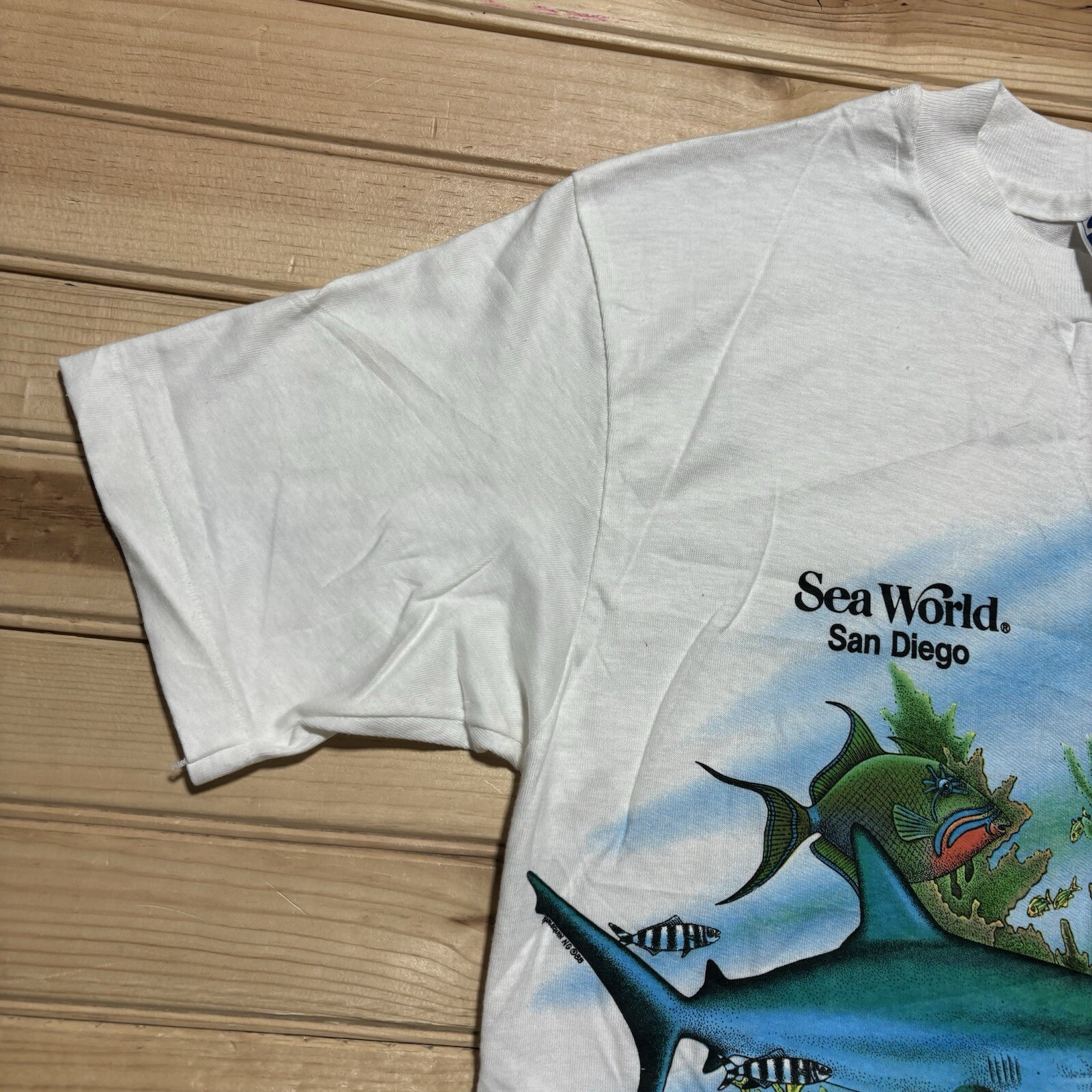 Vintage 80s Sea World San Diego Park Promo Underwater Shirt Size M Deadstock gallery