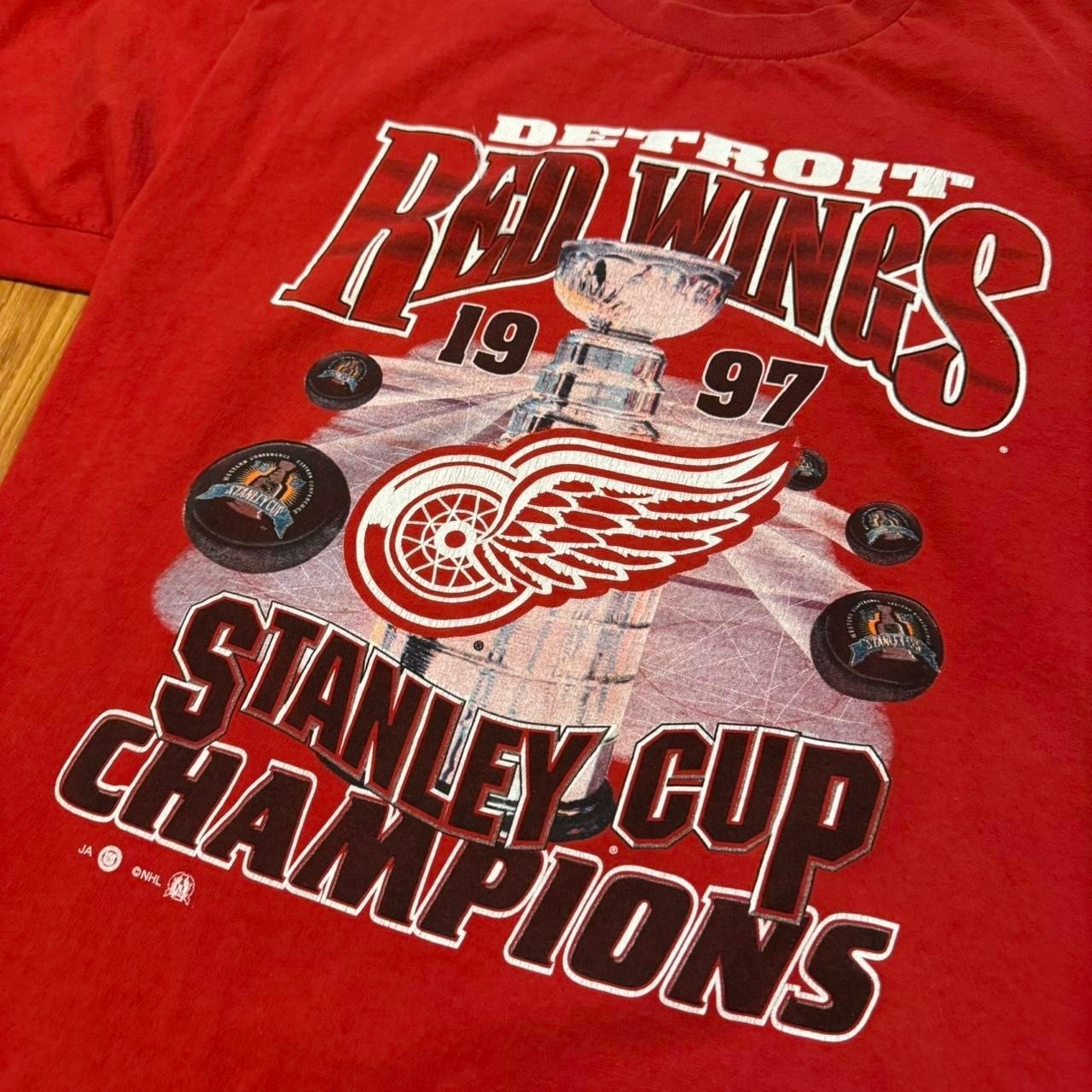 Detroit Red Wings Men's Shirt Vintage 90s Hockey NHL Stanley Cup Size Large gallery