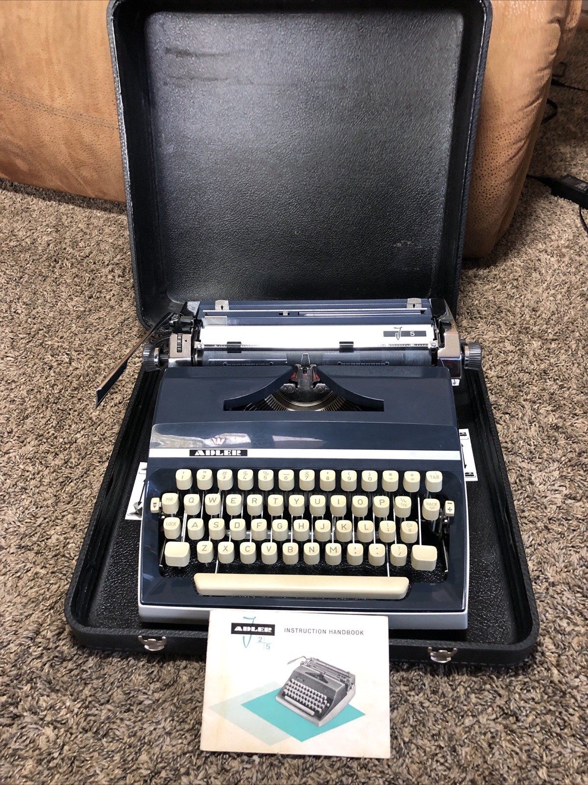 Vtg ADLER J5 TYPEWRITER WITH MANUAL & CASE – Blue. Needs New Ribbon