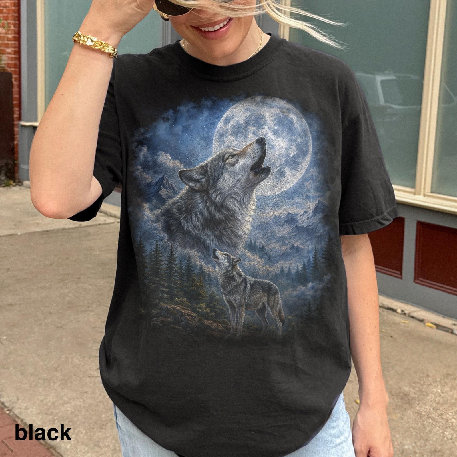 Vintage Howling Wolf Graphic Tee Full Moon Wildlife Animal Shirt gallery