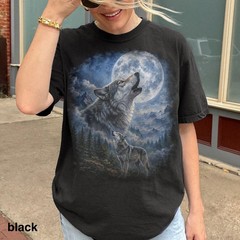 Vintage Howling Wolf Graphic Tee Full Moon Wildlife Animal Shirt