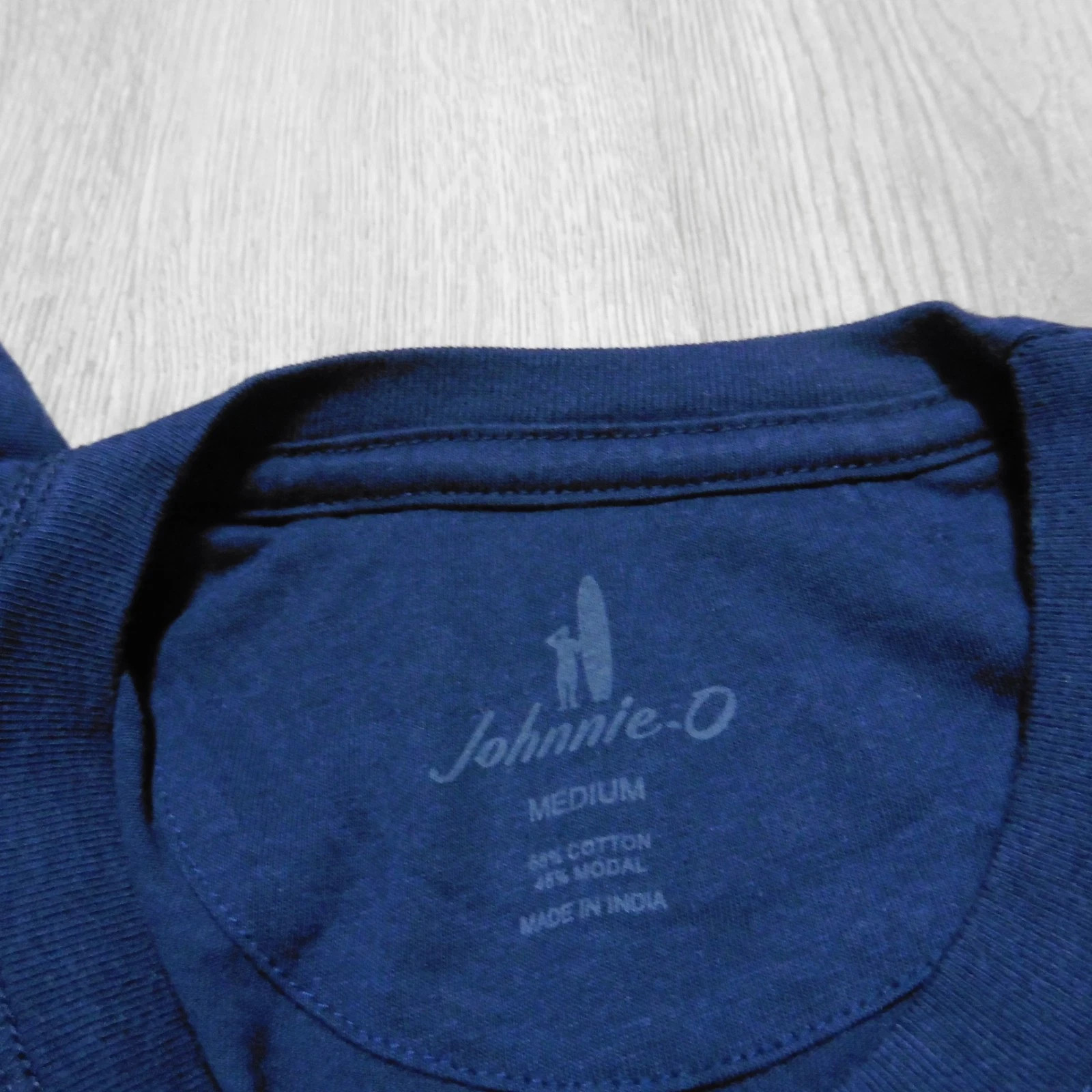 Johnnie-O Men's M Coastal Way Crewneck T-Shirt Navy Blue LS Graphic Print gallery