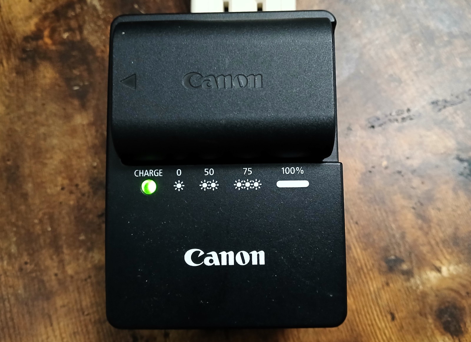 Canon LC-E6 Charger WITH LP-E6 Battery Pack
